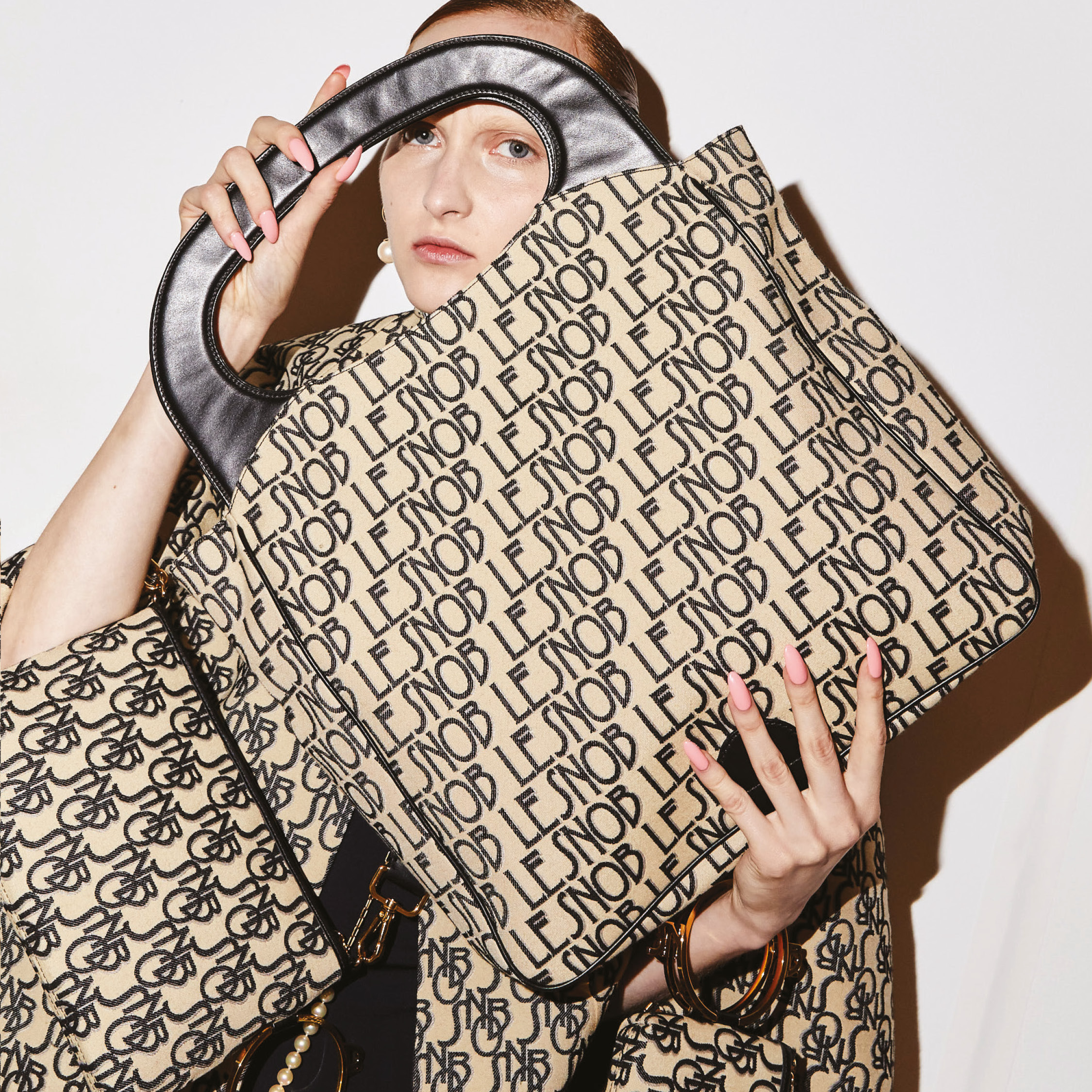 LE CLUTCH TOTE - Image 3